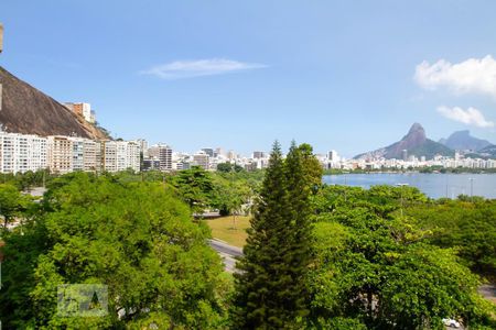 Apartamento à venda com 72m², 2 quartos e sem vaga Apartamento à venda com 72m², 2 quartos e sem vagaVista