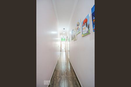 Casa à venda com 238m², 4 quartos e 2 vagasCorredor