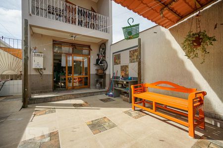 Casa à venda com 238m², 4 quartos e 2 vagasQuintal