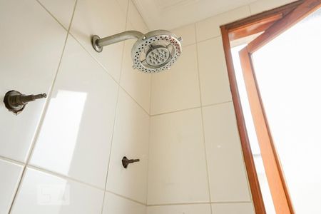 Casa à venda com 238m², 4 quartos e 2 vagasChuveiro