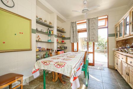 Casa à venda com 238m², 4 quartos e 2 vagasCozinha