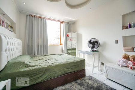 Casa à venda com 238m², 4 quartos e 2 vagasQuarto 02