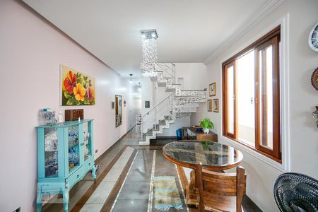 Sala de casa à venda com 4 quartos, 238m² em Vila Santa Clara, São Paulo