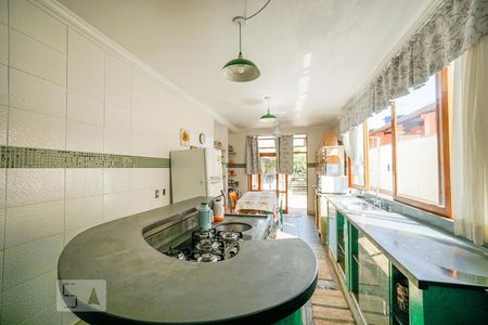 Casa à venda com 238m², 4 quartos e 2 vagasCozinha