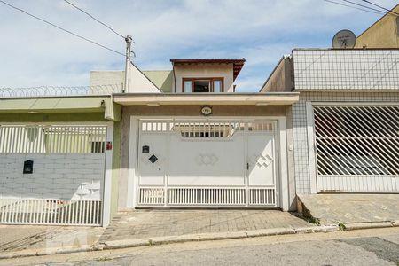 Casa à venda com 238m², 4 quartos e 2 vagasFachada