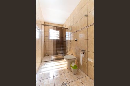 Casa à venda com 240m², 3 quartos e 5 vagasBanheiro 2