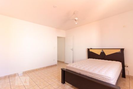 Casa à venda com 240m², 3 quartos e 5 vagasSuíte
