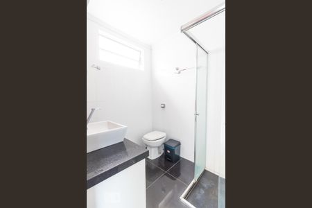 Banheiro de apartamento à venda com 2 quartos, 72m² em Santa Cecilia, Porto Alegre