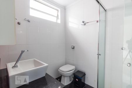 Banheiro de apartamento à venda com 2 quartos, 72m² em Santa Cecilia, Porto Alegre