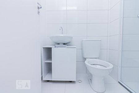 Banheiro de apartamento para alugar com 2 quartos, 50m² em Bom Retiro, São Paulo