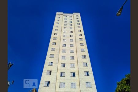 Apartamento para alugar com 60m², 2 quartos e 1 vaga Apartamento para alugar com 60m², 2 quartos e 1 vagaFachada