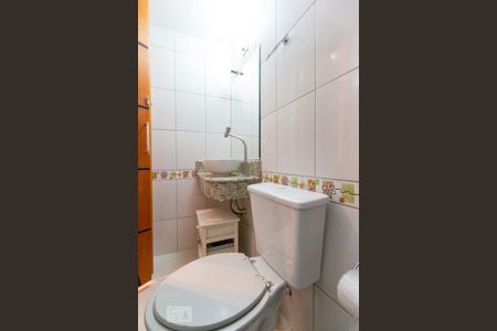 Casa de condomínio à venda com 72m², 2 quartos e 2 vagasLavabo
