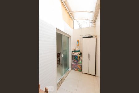 Casa de condomínio à venda com 72m², 2 quartos e 2 vagasLavanderia