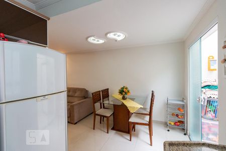 Casa de condomínio à venda com 72m², 2 quartos e 2 vagasCozinha