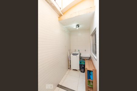 Casa de condomínio à venda com 72m², 2 quartos e 2 vagasLavanderia