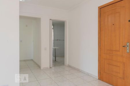 Sala de apartamento para alugar com 3 quartos, 67m² em Chácara Inglesa, São Paulo
