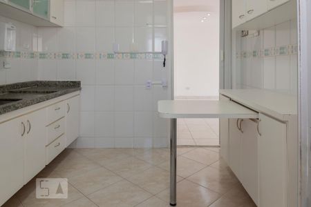 Cozinha de apartamento para alugar com 3 quartos, 67m² em Chácara Inglesa, São Paulo