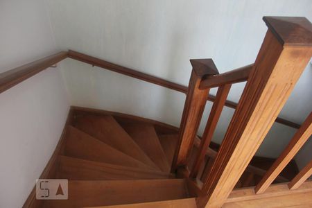 Escadas de casa à venda com 3 quartos, 418m² em Planalto Paulista, São Paulo