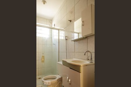 Banheiro (andar2) de casa para alugar com 2 quartos, 85m² em Nova Vista, Belo Horizonte