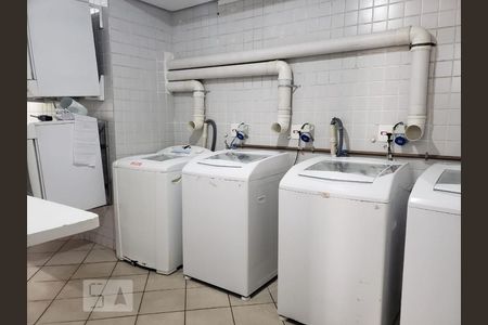 Apartamento para alugar com 28m², 1 quarto e 1 vaga Apartamento para alugar com 28m², 1 quarto e 1 vagaLavanderia