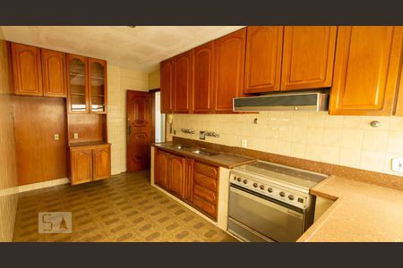 Casa à venda com 450m², 5 quartos e 4 vagasCozinha