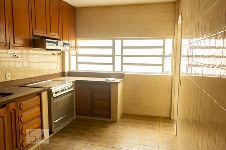 Casa à venda com 450m², 5 quartos e 4 vagasCozinha