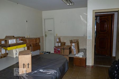 Casa à venda com 450m², 5 quartos e 4 vagassala ao lado da garagem