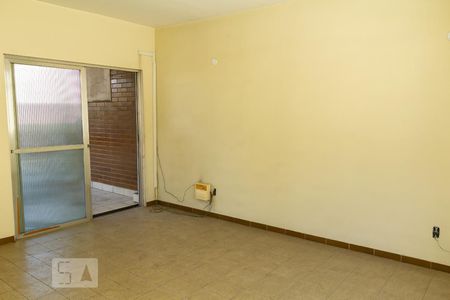 Casa à venda com 450m², 5 quartos e 4 vagasporta para área externa do quarto andar