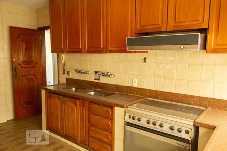 Casa à venda com 450m², 5 quartos e 4 vagasCozinha