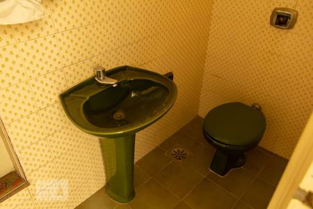 Casa à venda com 450m², 5 quartos e 4 vagasbanheiro da suíte