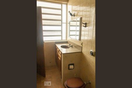 Casa à venda com 450m², 5 quartos e 4 vagasbanheiro da suíte