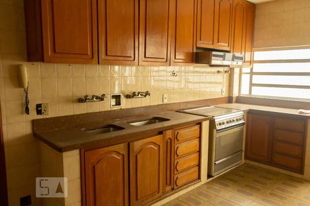 Casa à venda com 450m², 5 quartos e 4 vagasCozinha