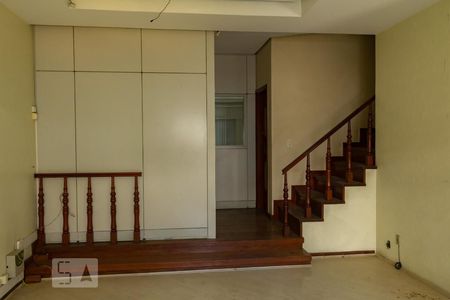 Casa à venda com 450m², 5 quartos e 4 vagasSala