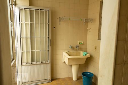 Casa à venda com 450m², 5 quartos e 4 vagasÁrea de Serviço