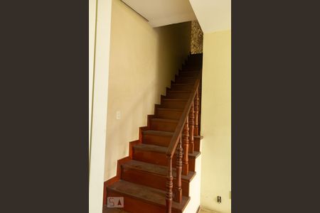 Casa à venda com 450m², 5 quartos e 4 vagasescada 