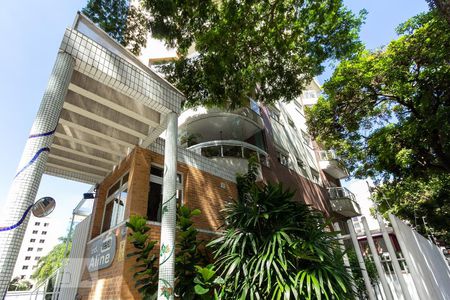 Apartamento para alugar com 134m², 3 quartos e 1 vaga Apartamento para alugar com 134m², 3 quartos e 1 vagaFachada