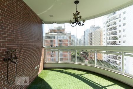 Varanda de apartamento para alugar com 3 quartos, 134m² em Itaim Bibi, São Paulo