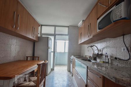 Apartamento à venda com 85m², 2 quartos e 1 vagaCozinha