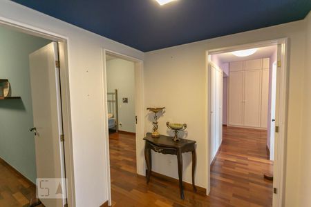 Apartamento para alugar com 370m², 4 quartos e 2 vagas Apartamento para alugar com 370m², 4 quartos e 2 vagasHall