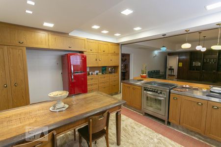 Apartamento para alugar com 370m², 4 quartos e 2 vagas Apartamento para alugar com 370m², 4 quartos e 2 vagasCozinha