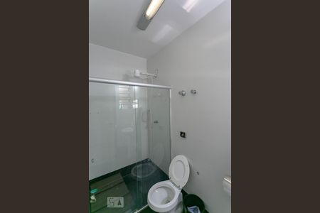 Apartamento para alugar com 370m², 4 quartos e 2 vagas Apartamento para alugar com 370m², 4 quartos e 2 vagasBanheiro de Serviço