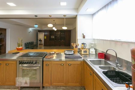 Apartamento para alugar com 370m², 4 quartos e 2 vagas Apartamento para alugar com 370m², 4 quartos e 2 vagasCozinha