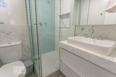 Apartamento para alugar com 370m², 4 quartos e 2 vagas Apartamento para alugar com 370m², 4 quartos e 2 vagasBanheiro da Suíte 1