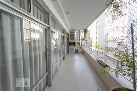 Apartamento para alugar com 370m², 4 quartos e 2 vagas Apartamento para alugar com 370m², 4 quartos e 2 vagasVaranda