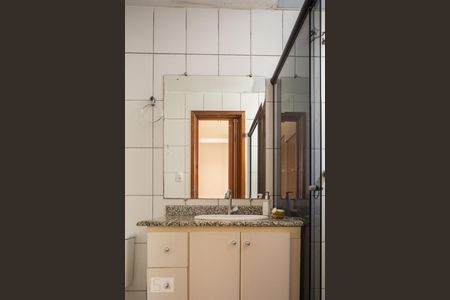 Apartamento para alugar com 70m², 3 quartos e 1 vaga Apartamento para alugar com 70m², 3 quartos e 1 vagaBanheiro do Quarto 1