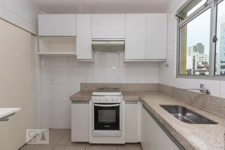 Apartamento para alugar com 72m², 2 quartos e 3 vagas