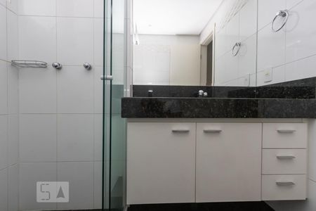 Apartamento para alugar com 72m², 2 quartos e 3 vagas