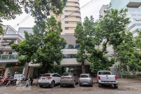 Apartamento para alugar com 72m², 2 quartos e 3 vagas