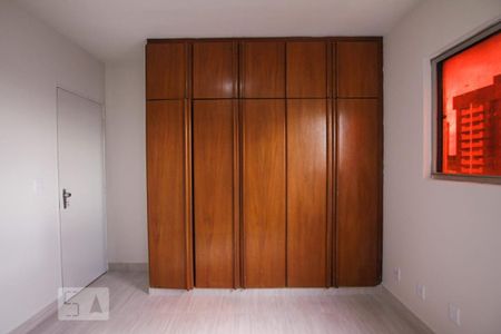 Apartamento para alugar com 65m², 3 quartos e 1 vagaQuarto 2 - Armários