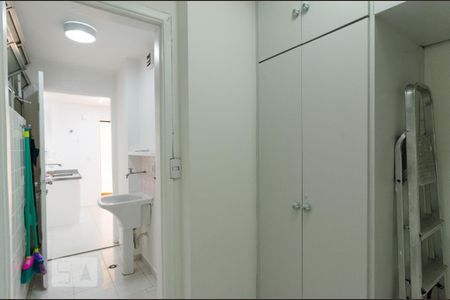 Apartamento para alugar com 65m², 2 quartos e 1 vaga Apartamento para alugar com 65m², 2 quartos e 1 vagaQuarto de Serviço